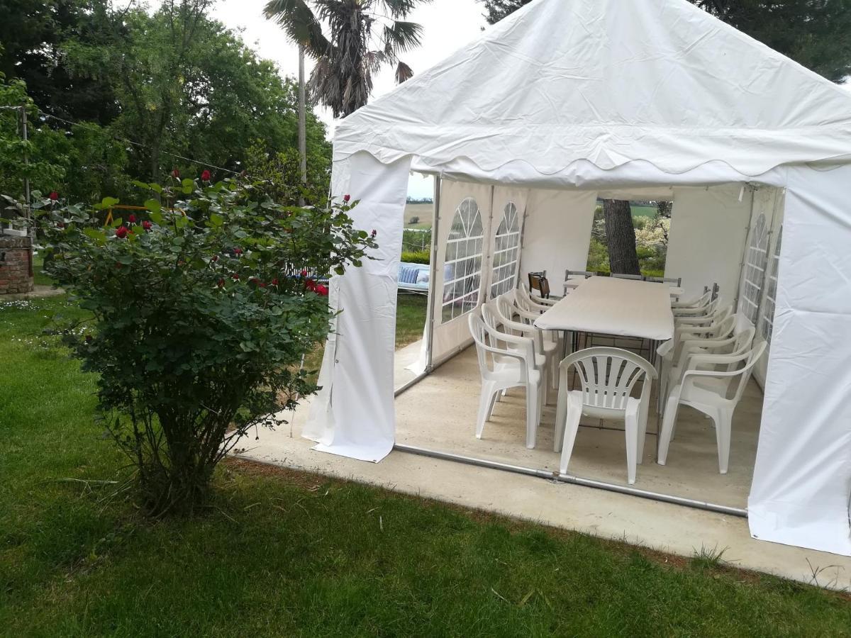 Il Melo Rosa Bed & Breakfast San Costanzo Exterior photo