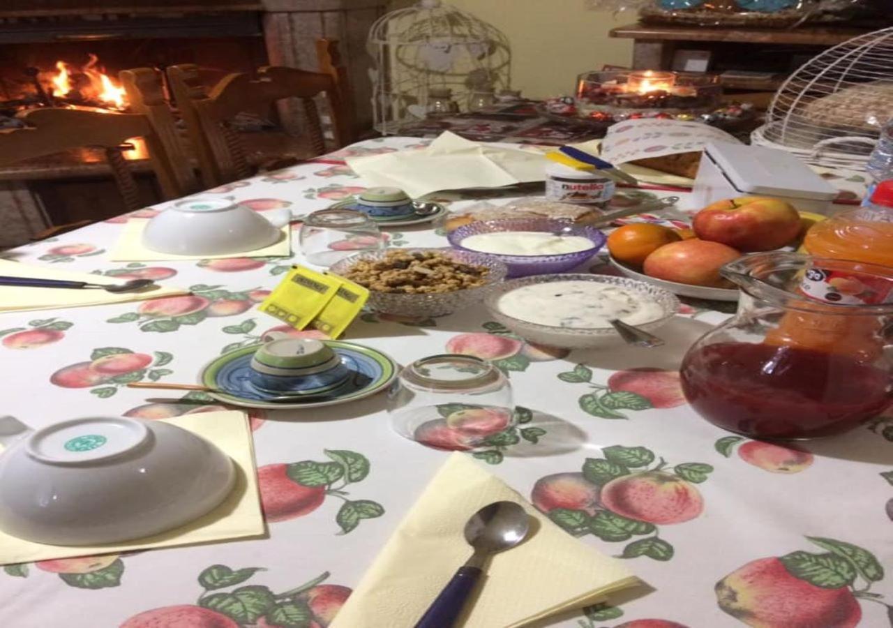 Il Melo Rosa Bed & Breakfast San Costanzo Exterior photo